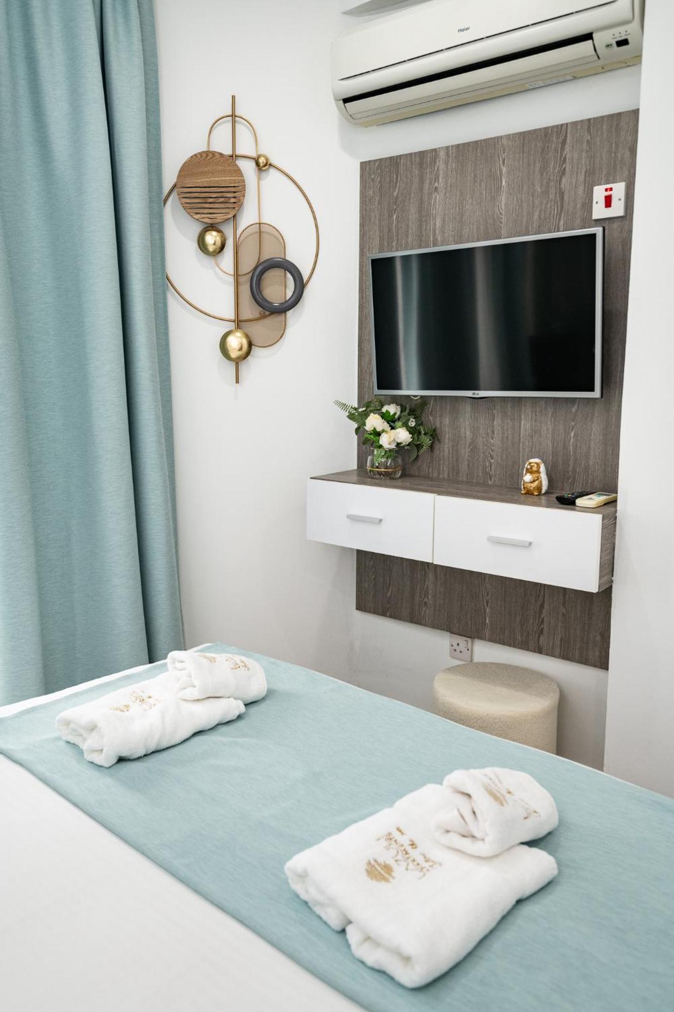 Lazuli Sea View Beachfront Ap 21 Larnaka Exterior foto