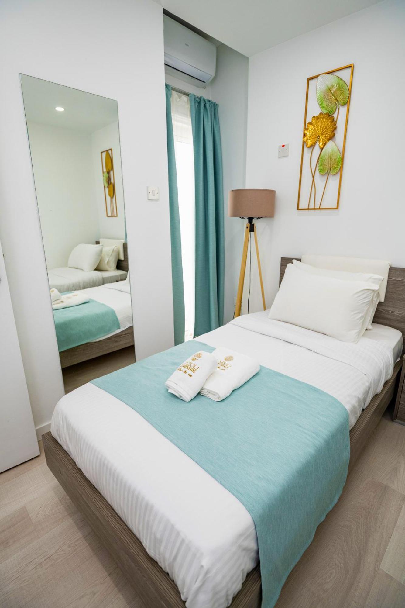 Lazuli Sea View Beachfront Ap 21 Larnaka Exterior foto