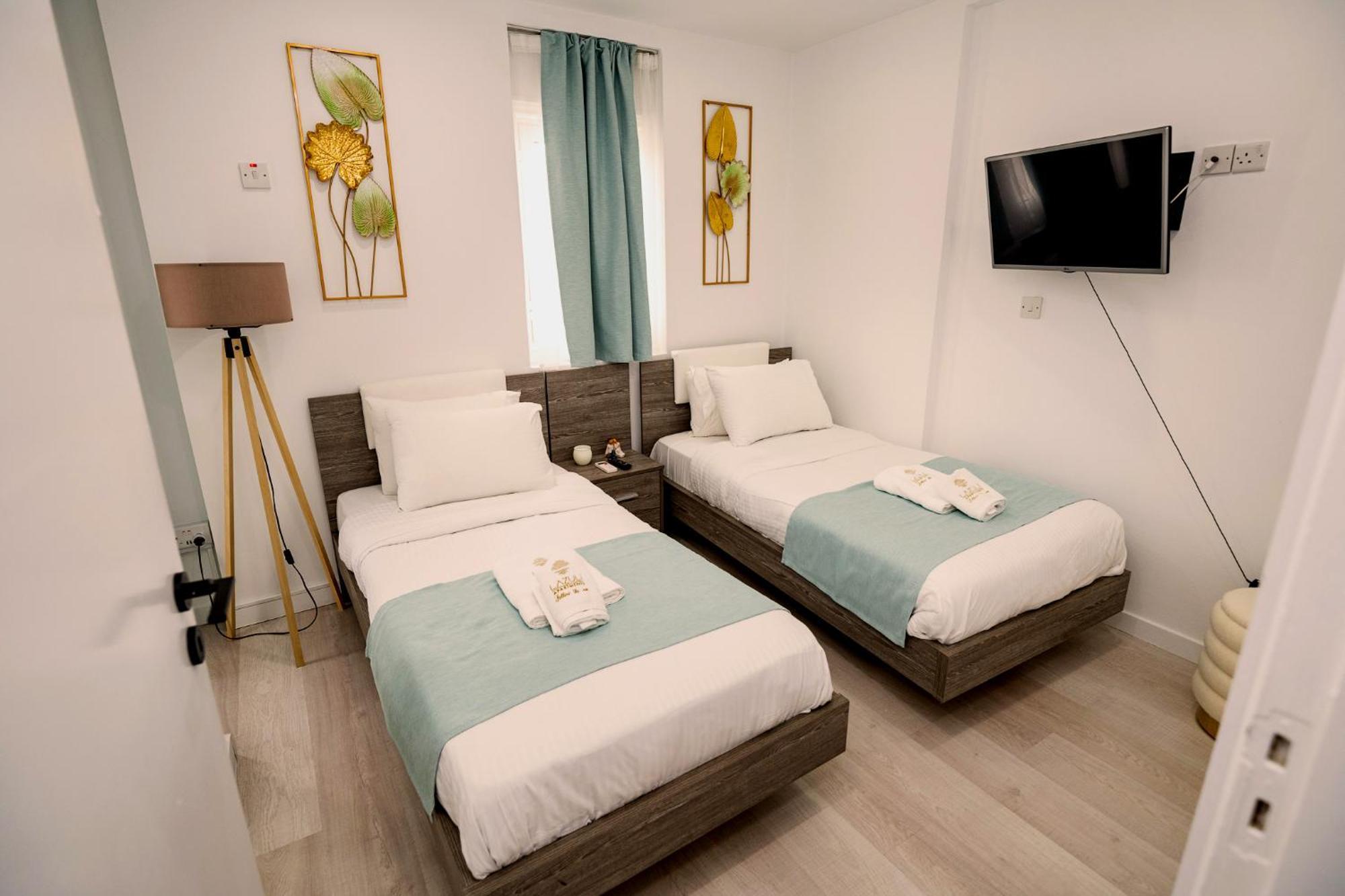 Lazuli Sea View Beachfront Ap 21 Larnaka Exterior foto